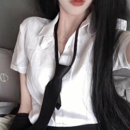 血红溅白纱